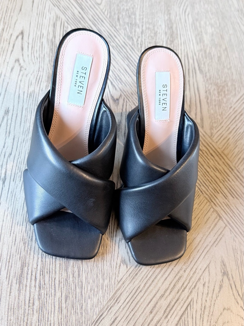 Seven New York Baga Sandal Black Sz 8 Excellent Condition